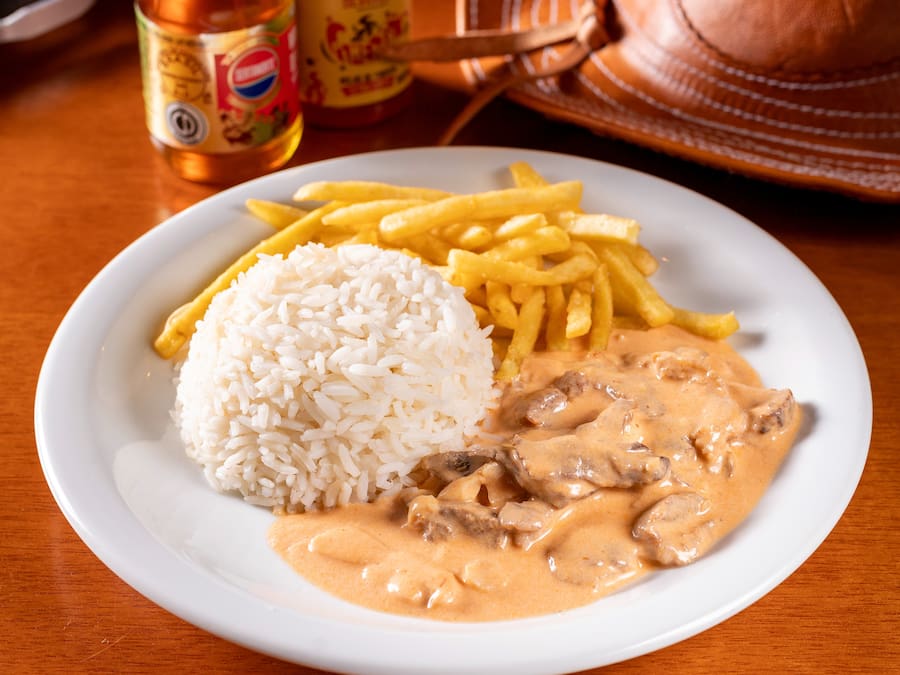 Strogonoff de Carne de Sol