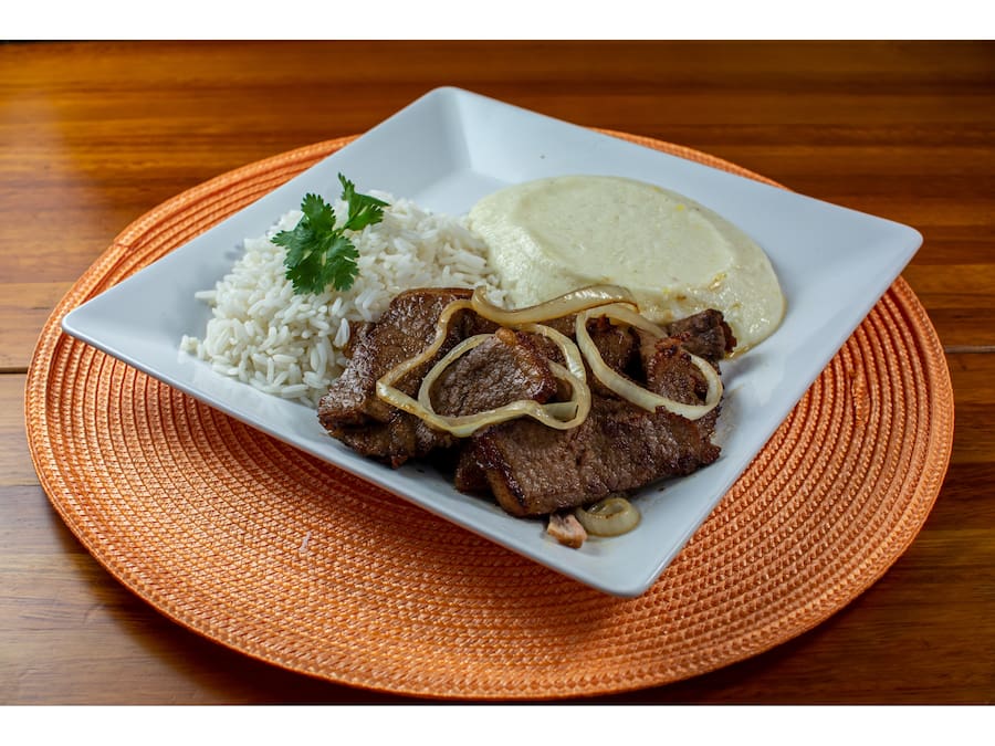 Executivo de carne de sol com purê de aipim